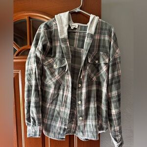 Size Medium Women’s hooded flannel